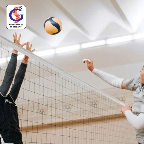 Bóng chuyền cao su được làm từ cao su tổng hợp chất lượng cao